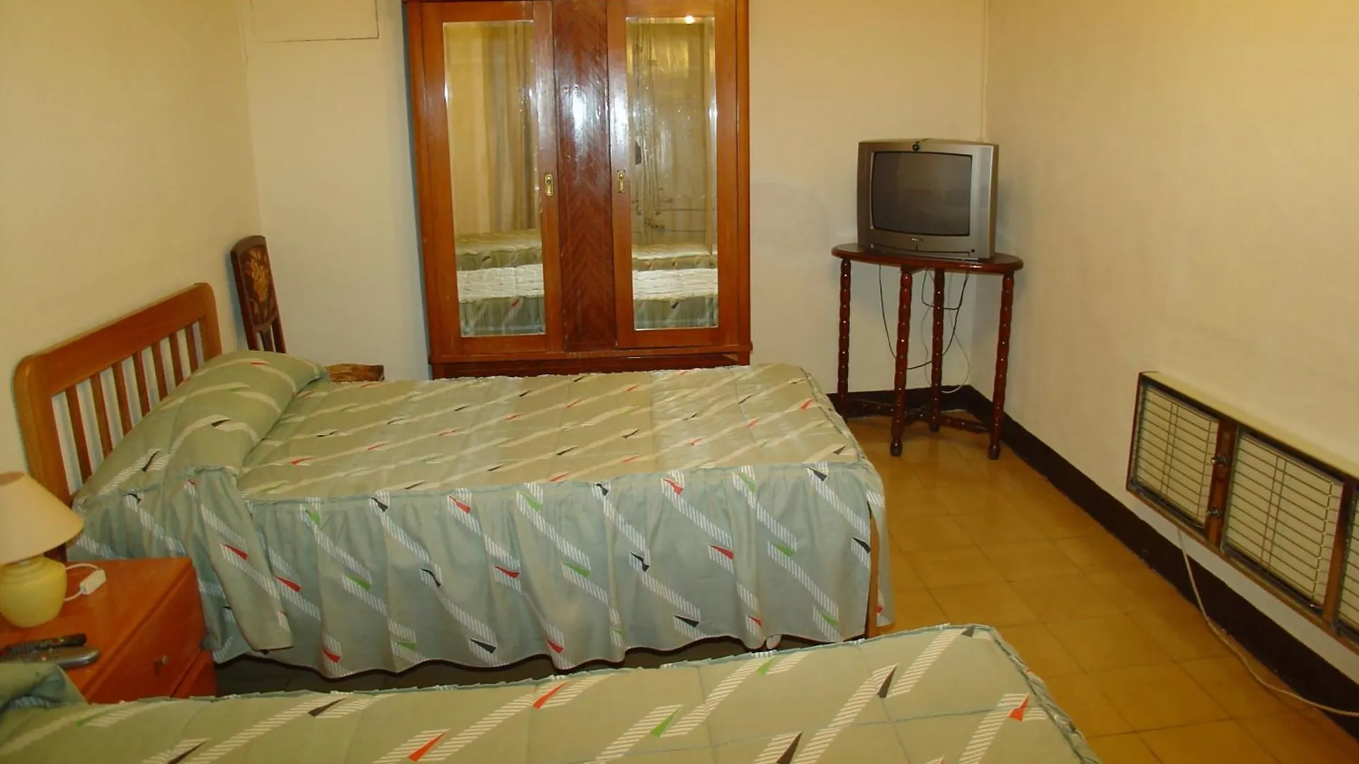 Guest house Hostal Adarnius La Bisbal d'Emporda