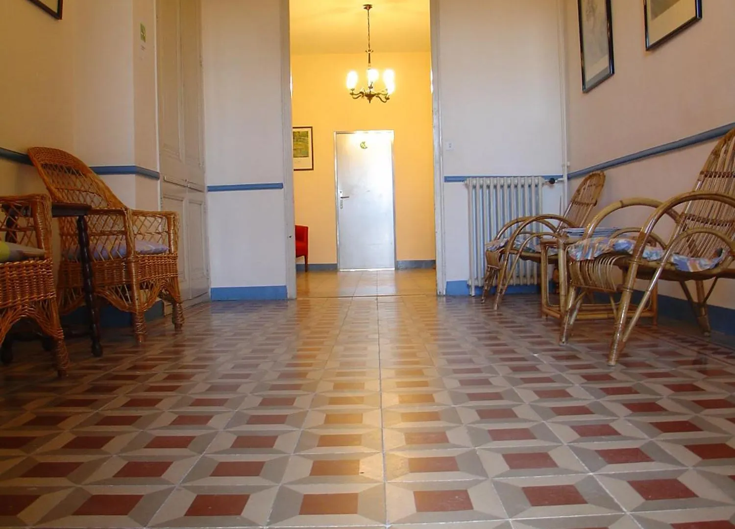 Guest house Hostal Adarnius La Bisbal d'Emporda