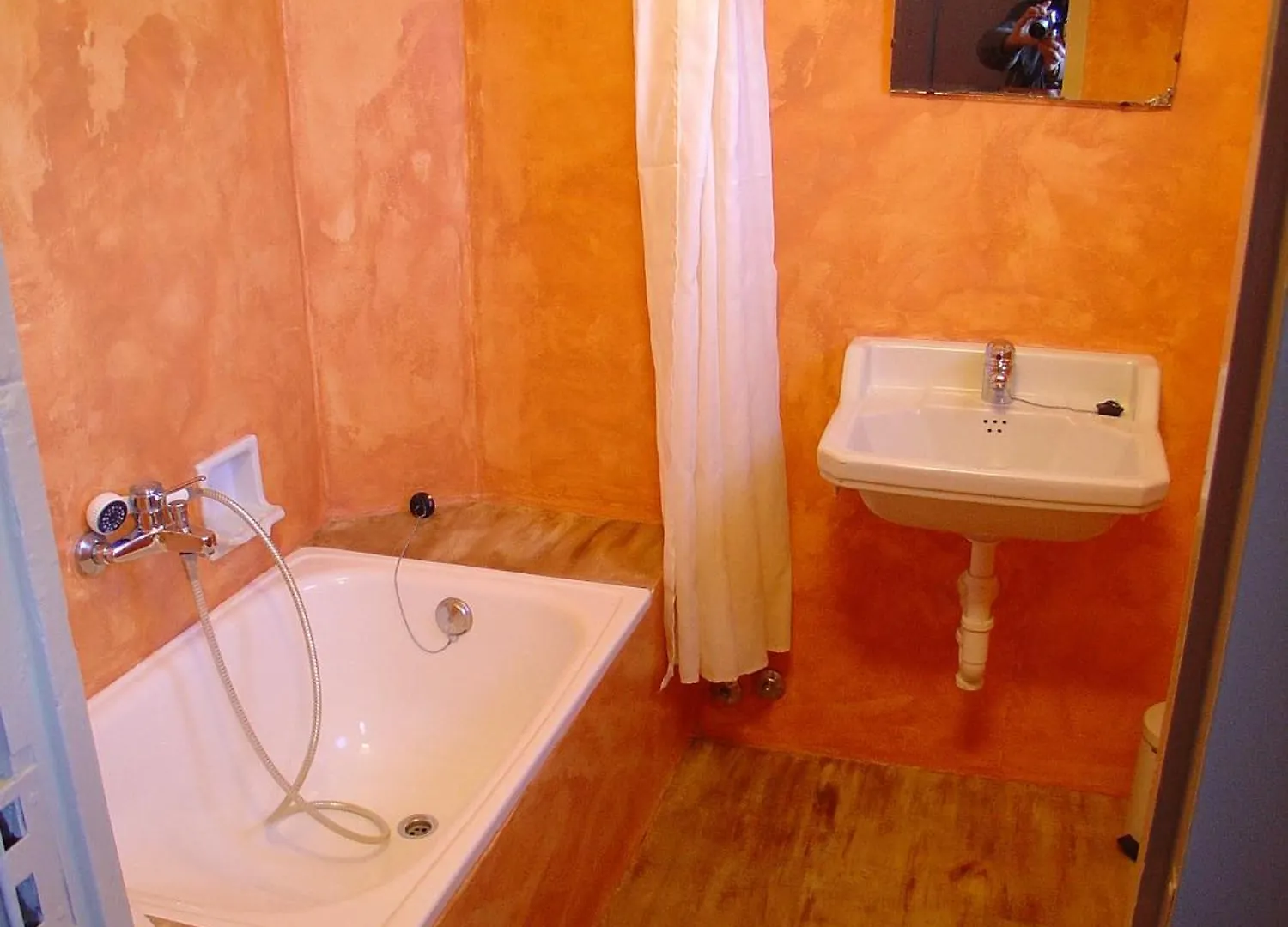 Hostal Adarnius La Bisbal d'Emporda