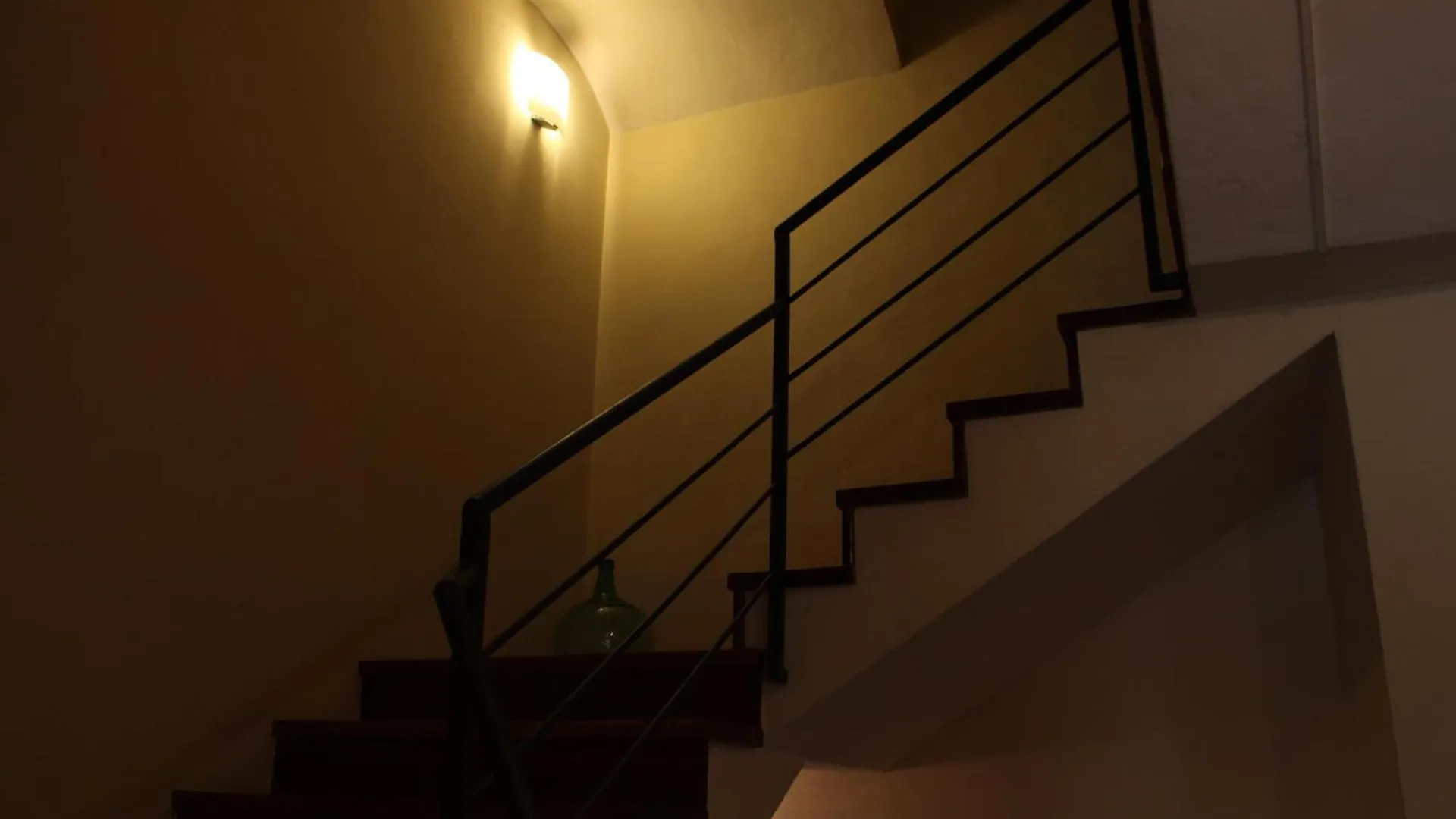 Hostal Adarnius La Bisbal d'Emporda Guest house